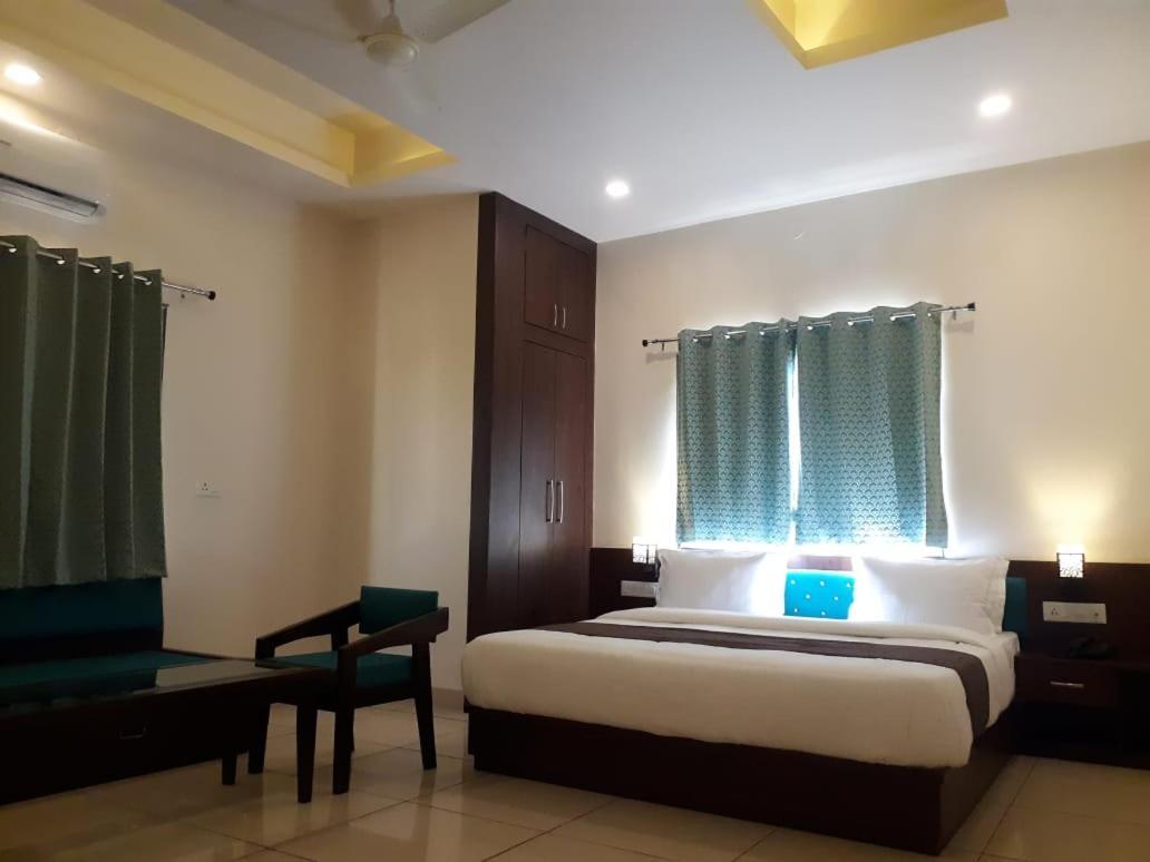Hotel Paradise Inn Ουνταϊπούρ Εξωτερικό φωτογραφία